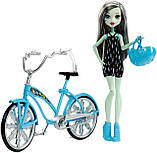 Лялька Монстер Хай Френкі Штейн на велосипеді — Monster High Boltin' Bicycle Frankie Stein Doll&Vehicle, фото 3