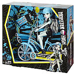 Лялька Монстер Хай Френкі Штейн на велосипеді — Monster High Boltin' Bicycle Frankie Stein Doll&Vehicle, фото 2