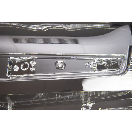 Пластикове скло фари Toyota Land Cruiser 200 (J200) 2015-2021 ліве (водійське), фото 1