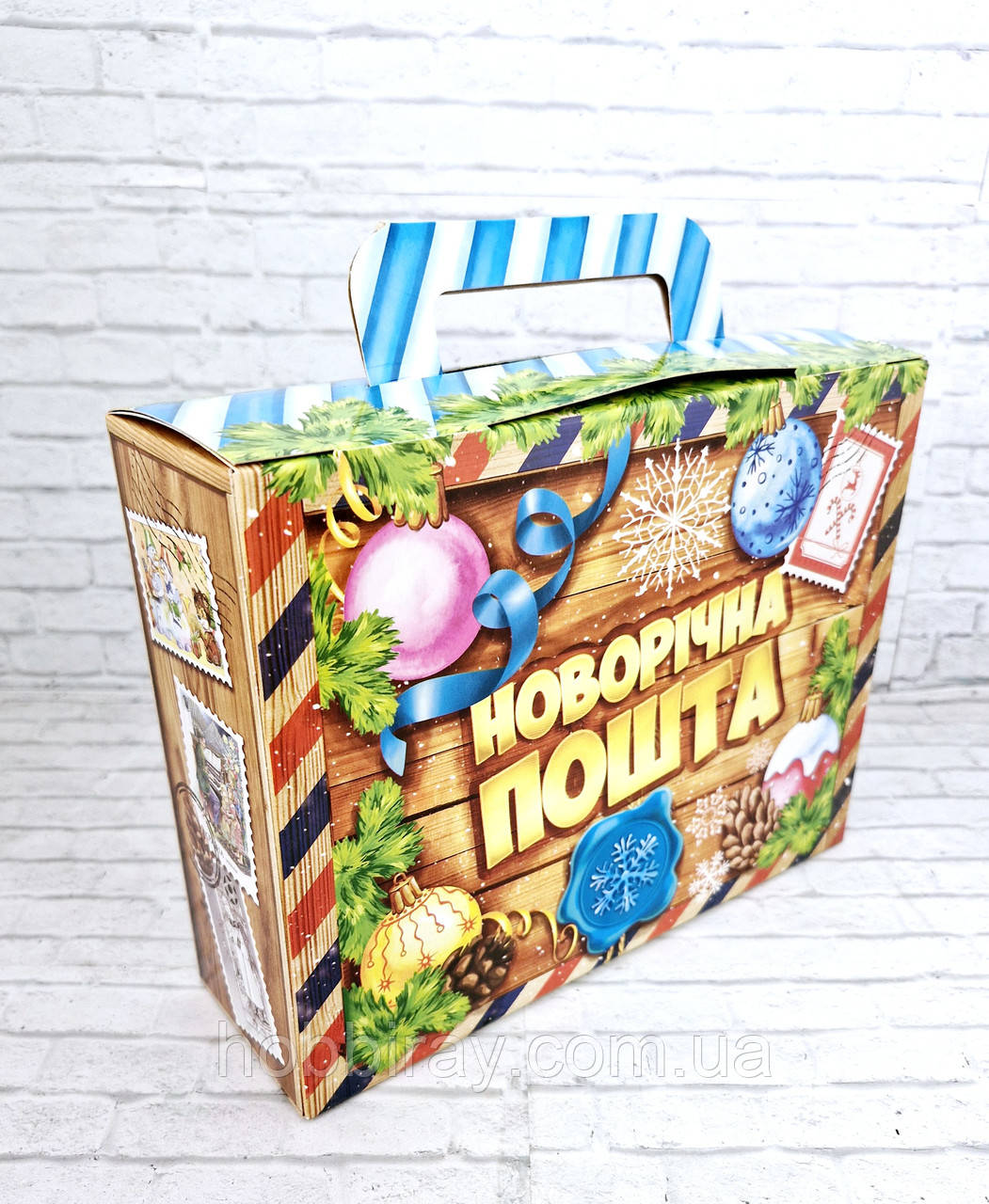 Коробочка новорічна. Розмір 17*22*6,5см.