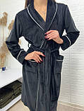 Халат  велюровийз шалевим комірцем на запах у розмірі М колір чорний, фото 4