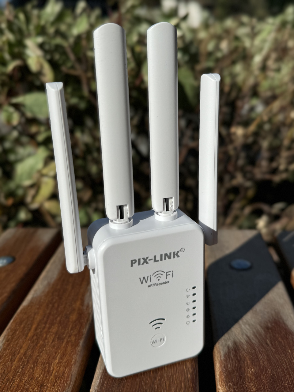 Ретранслятор усілитель WiFi сигналу з 4-ма вбудованими антенами Pix-Link до 1200мб/с, фото 1