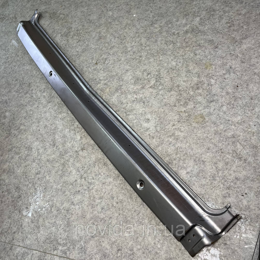 Рамка лобового скла нижня частина КамАЗ (старого обр.2щітки) 5320-5301014