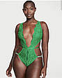 Боді Victoria's Secret Shine Strap Lace Crotchless Teddy (Green), S, фото 3