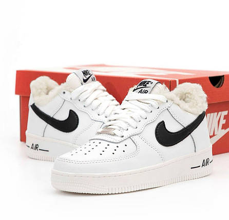 Чоловічі зимові кросівки Nike Air Force 1 Low Winter All White Black Найк Аїр Форс білі шкіра хутро, фото 1