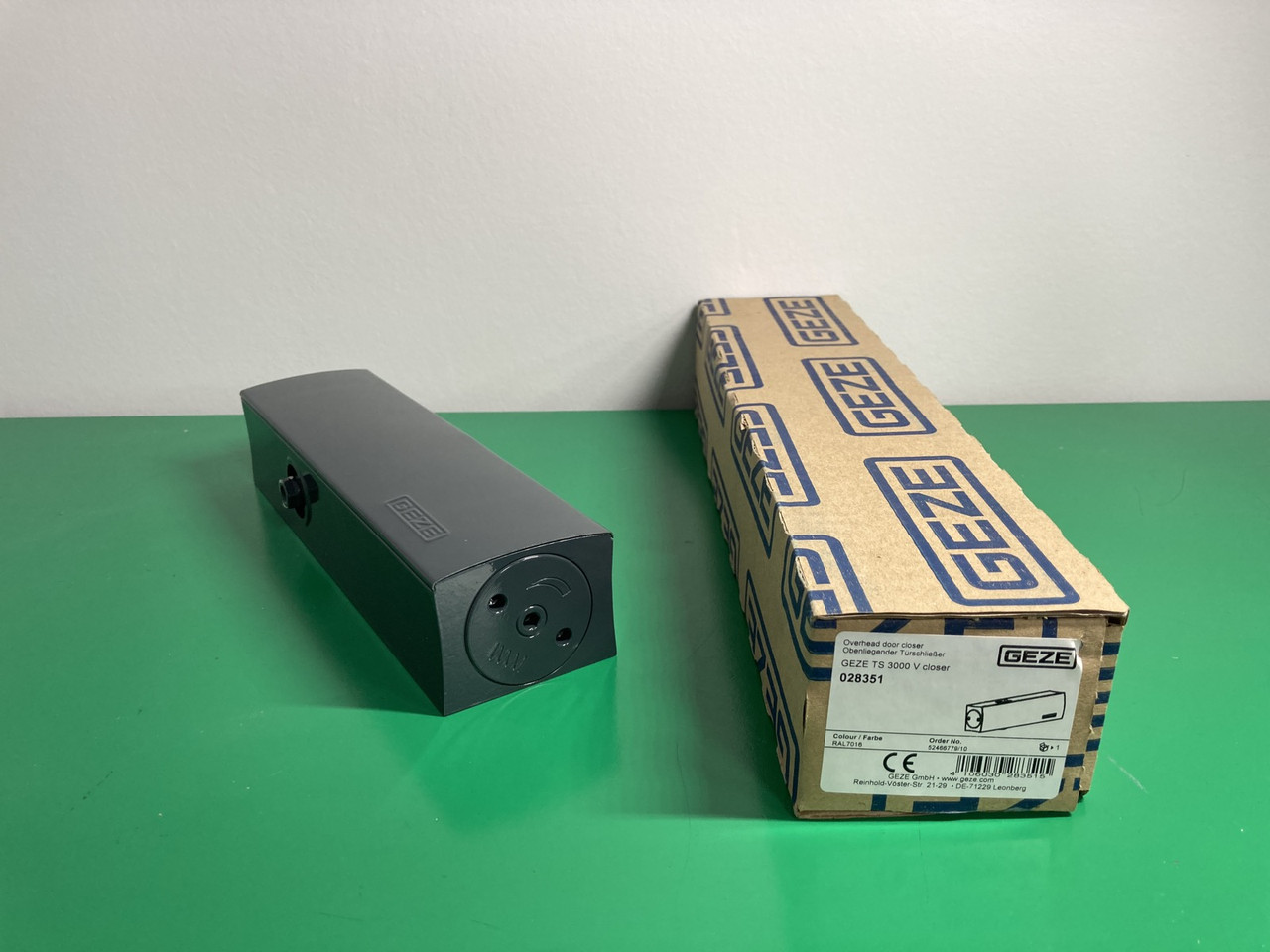 Дотягувач антрацит Geze TS3000 V BC тіло, арт. 028351