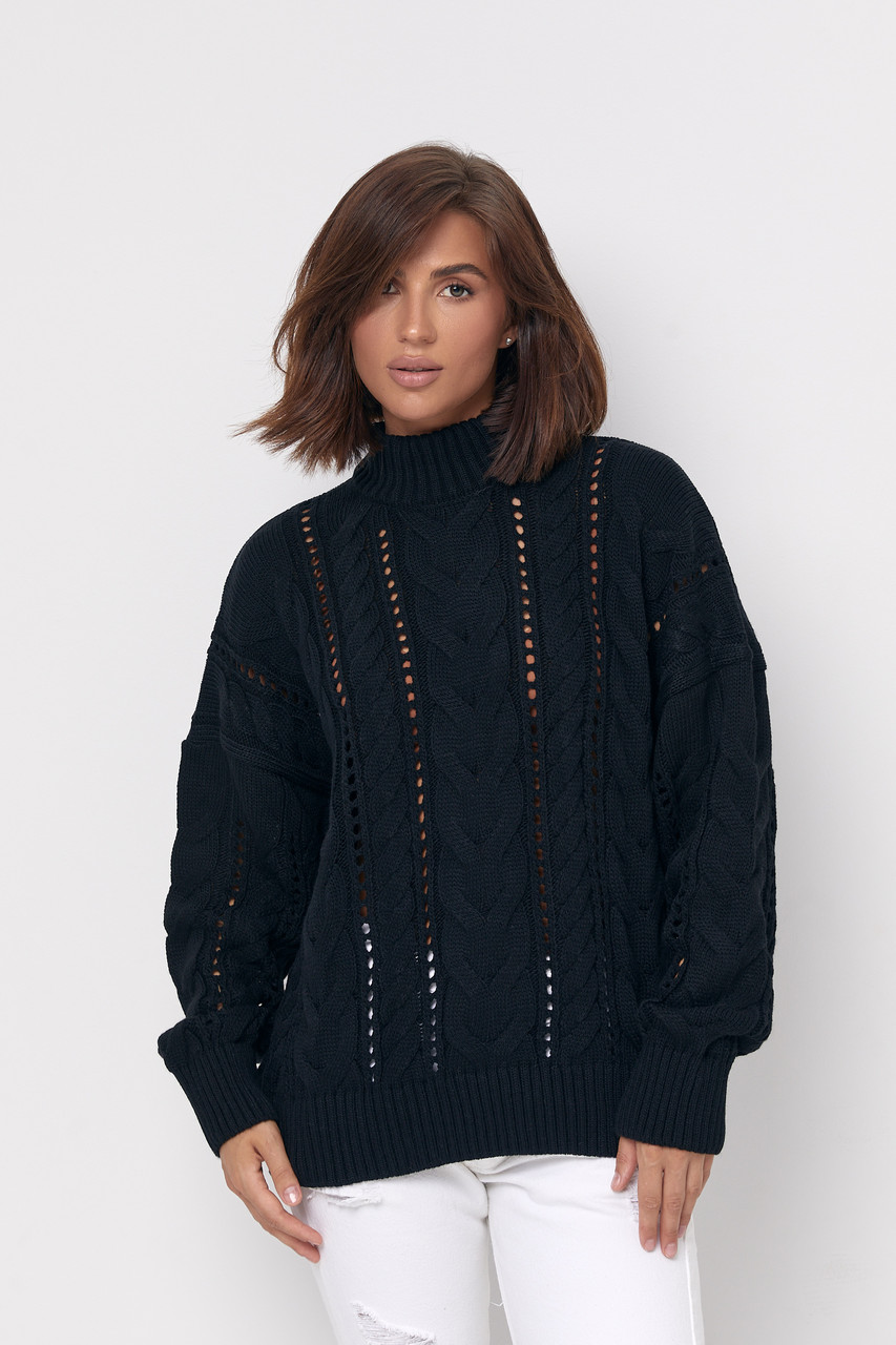 Жіночий теплий чорний светр