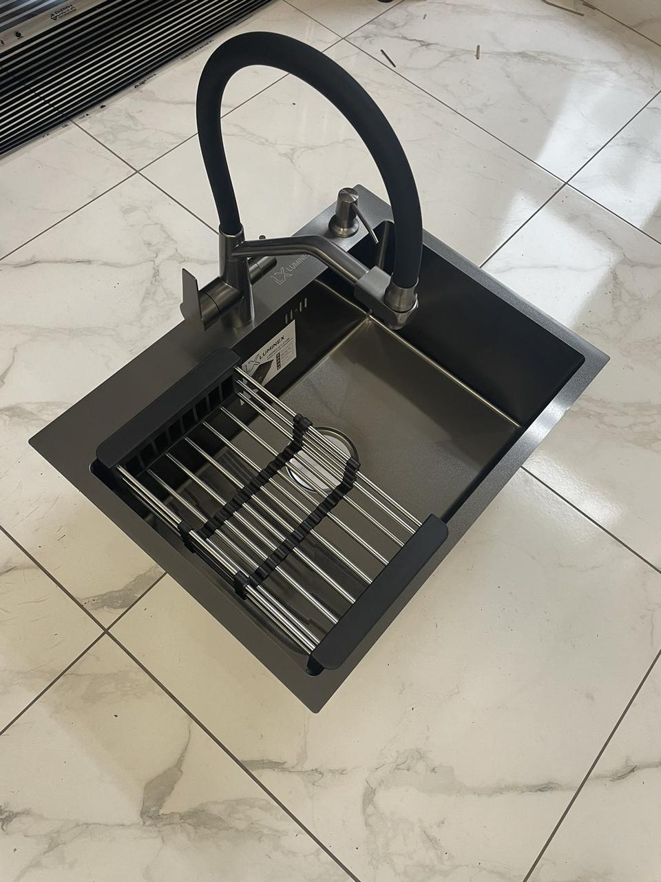 Кухонна мийка Luminex 6545 см чорна та змішувач Kroner PVD03817BLK з під'єднанням до фільтра