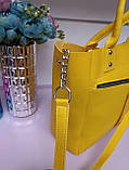 Стильна жіноча сумка жовта велика сумка з екошкіри якісна сумка через плече з широким ременем А4, фото 3