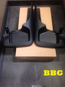 Nissan Armada 2008-2015 Передні бризковики Нові Оригінал