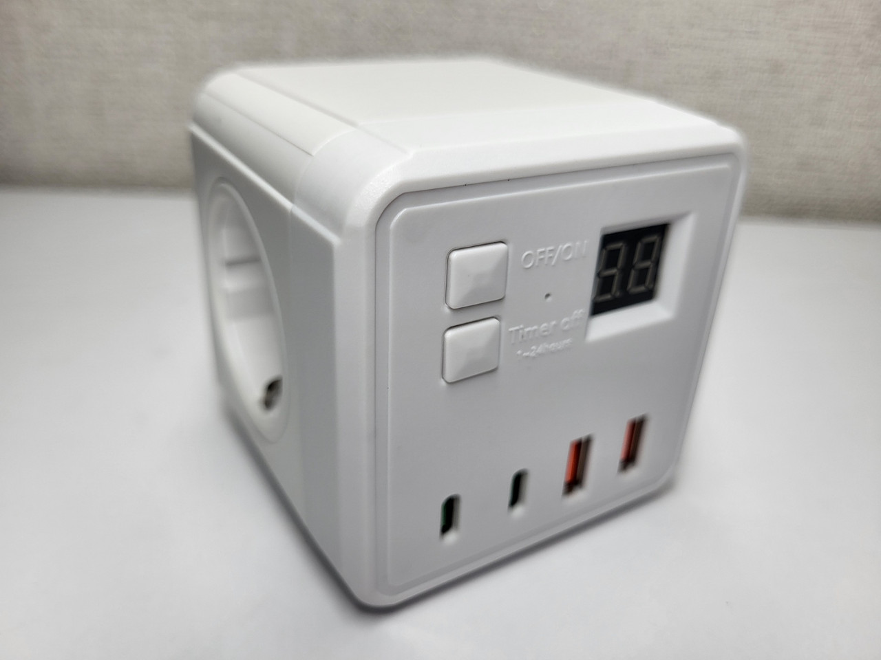 Мережевий фільтр 7-в-1 з таймером, 3 розетки, 2 USB, 2 Type-C, захист 4000 Вт