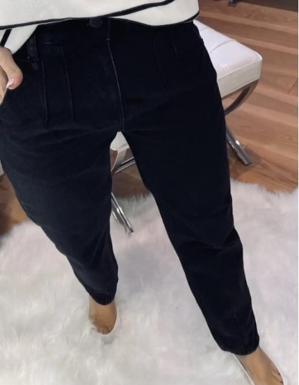 Жіночі джинси МОМ в чорному кольорі із застібкою блискавкою розміри 26