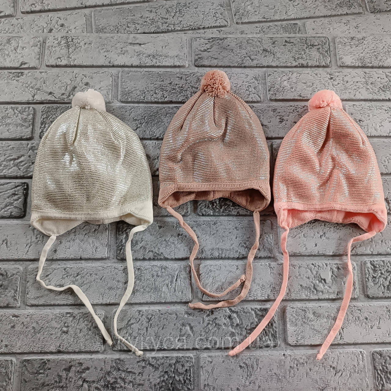 Дитяча шапка з вушками зимова в'язана для дівчинки