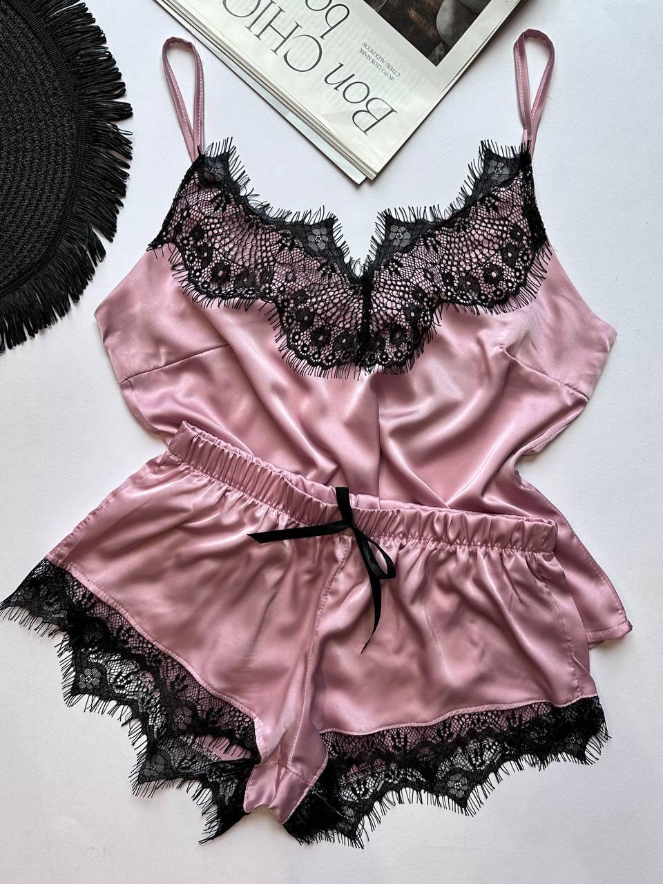 Рожева піжама з мереживом майка + шорти.