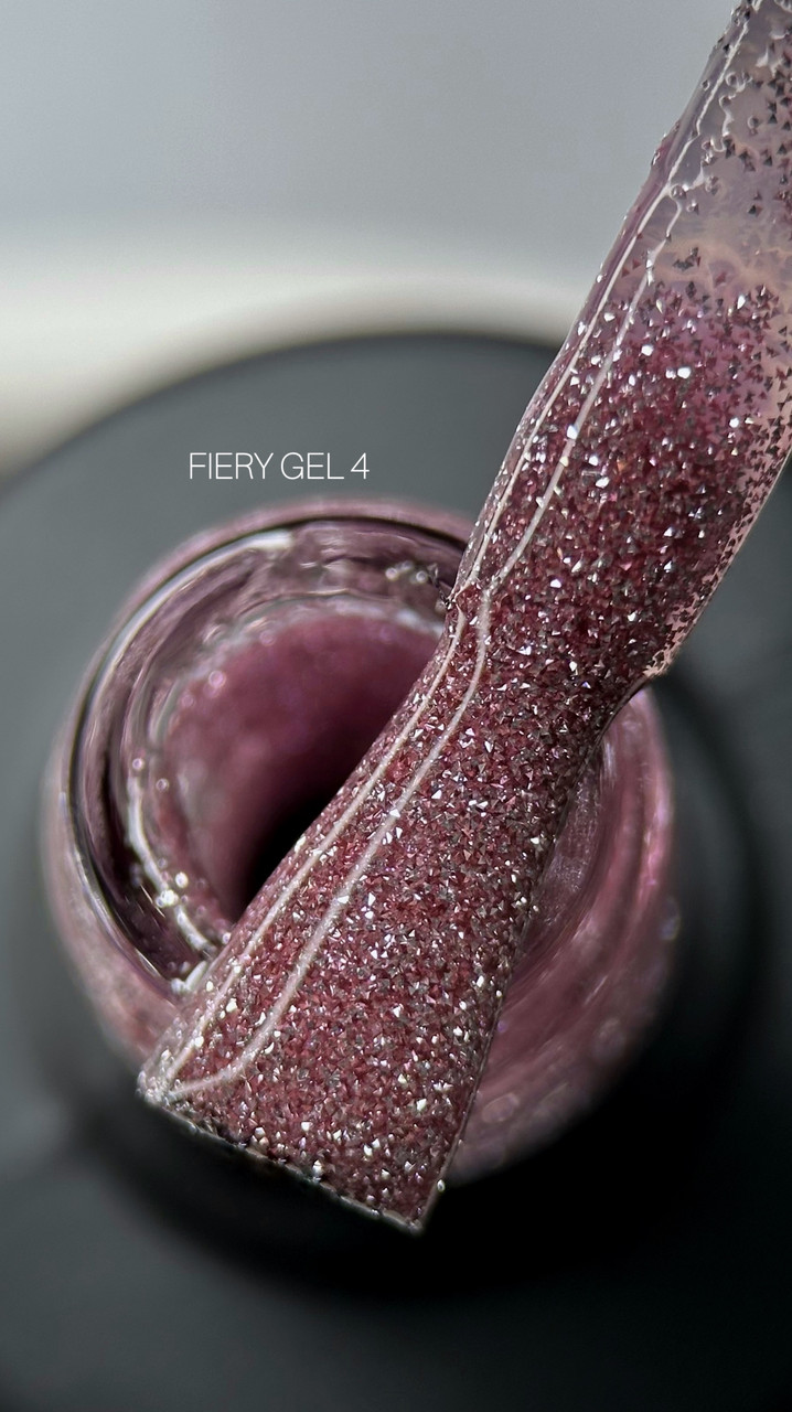 Гель-лак світловідбивний SAGA Professional Fiery №4, 9мл