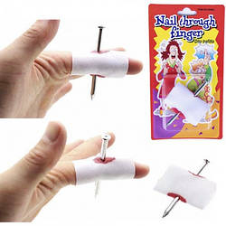 Розіграшка-прикол Пробитий палець цвяхом