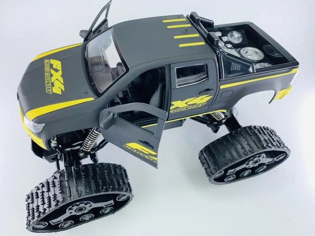 Всюдихід на пульті керування