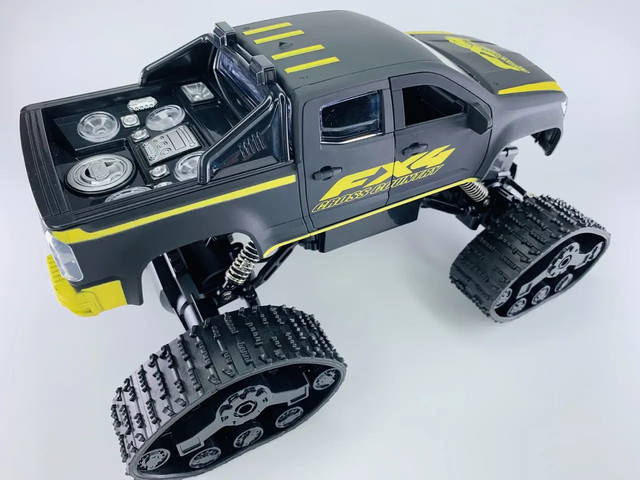 Всюдихід на пульті керування