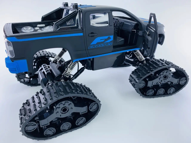 Машина на пульті джип