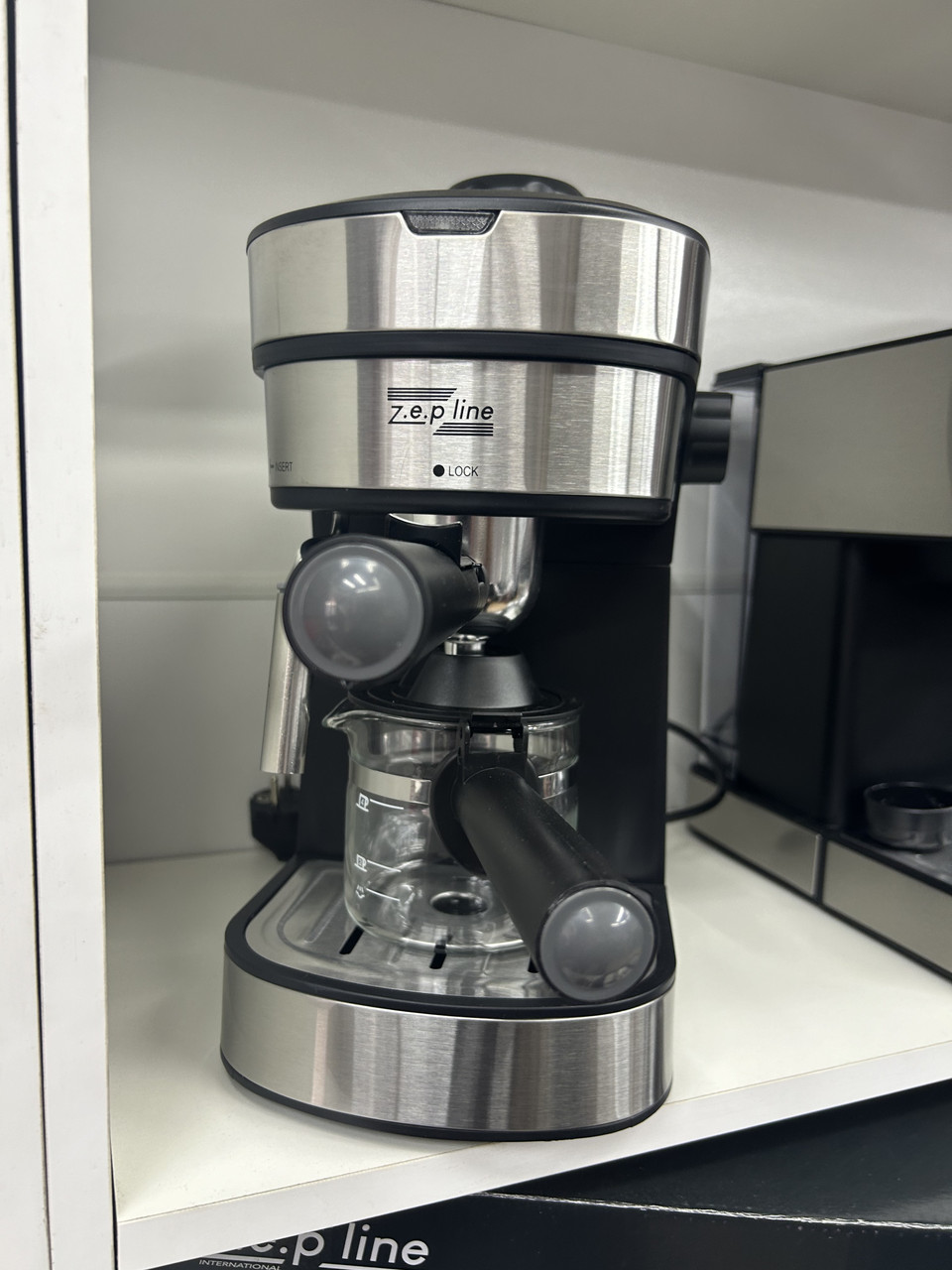 Кавоварка Espresso з ріжковою системою на чотири чашки з капучинатором Zepline, 2200w.