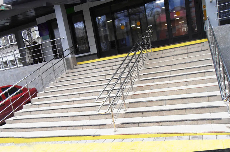 Розділювачі потоку для входу з нержавіючої сталі — ціни та монтаж у Горішніх Плавнях