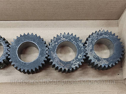 かってー Шестерня моторная Z=31 / 22 мм и втулка под сальник 50 мм на мотор