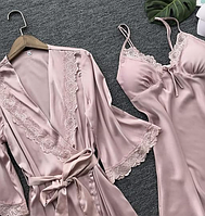 Жіночий комплект білизни для сну: сорочка та халат із заходом