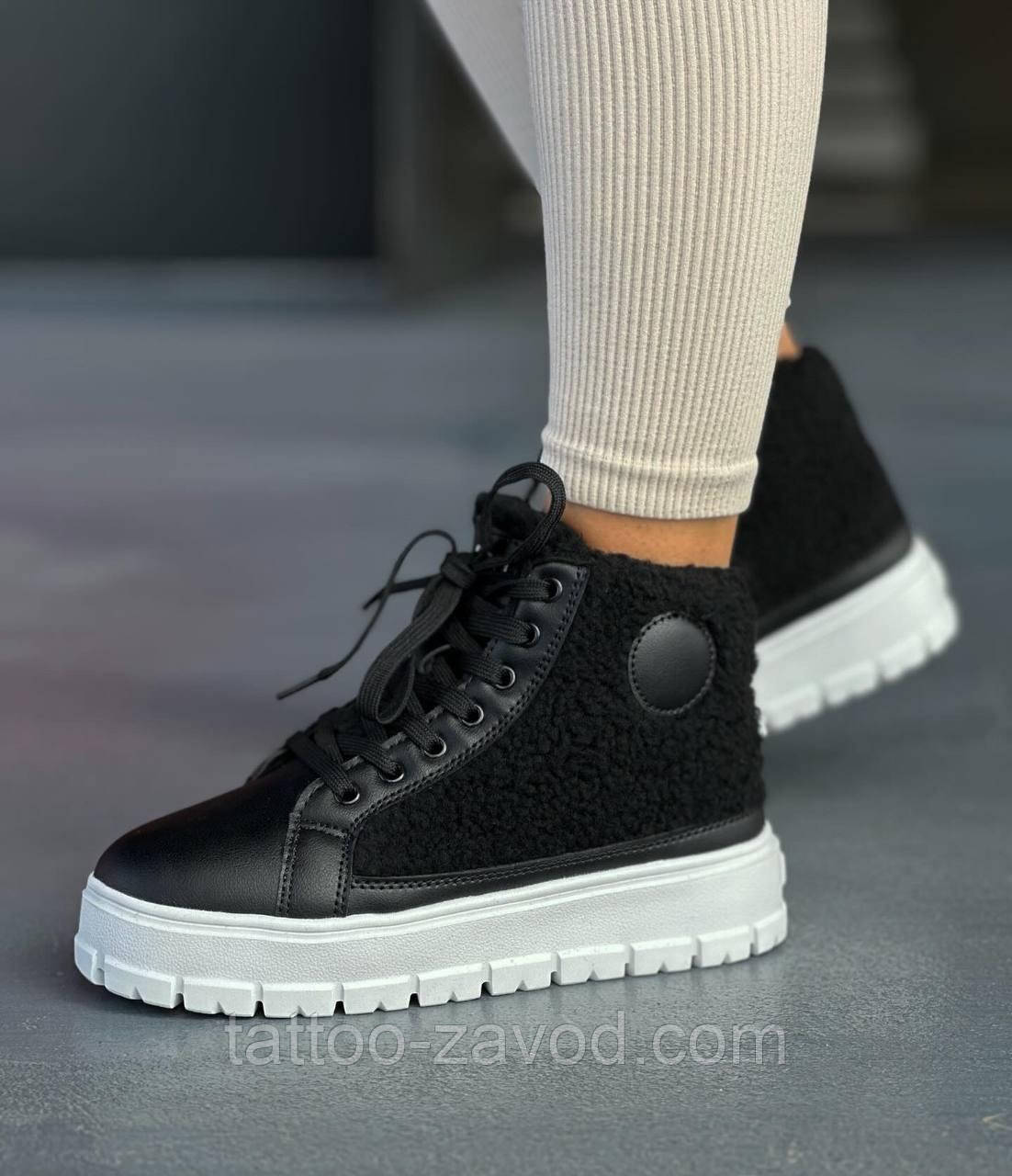 Кросівки жіночі зимові чорні з білою підошвою на шнурках текстильні баранчик 37, фото 1