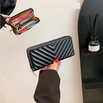 Гаманець жіночий чорний прямокутний стьобаний 9*19 см на блискавці Kay