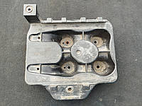 Підставка під акумулятор нижня частина Volkswagen Golf4 Bora 97-03 1J0804373E