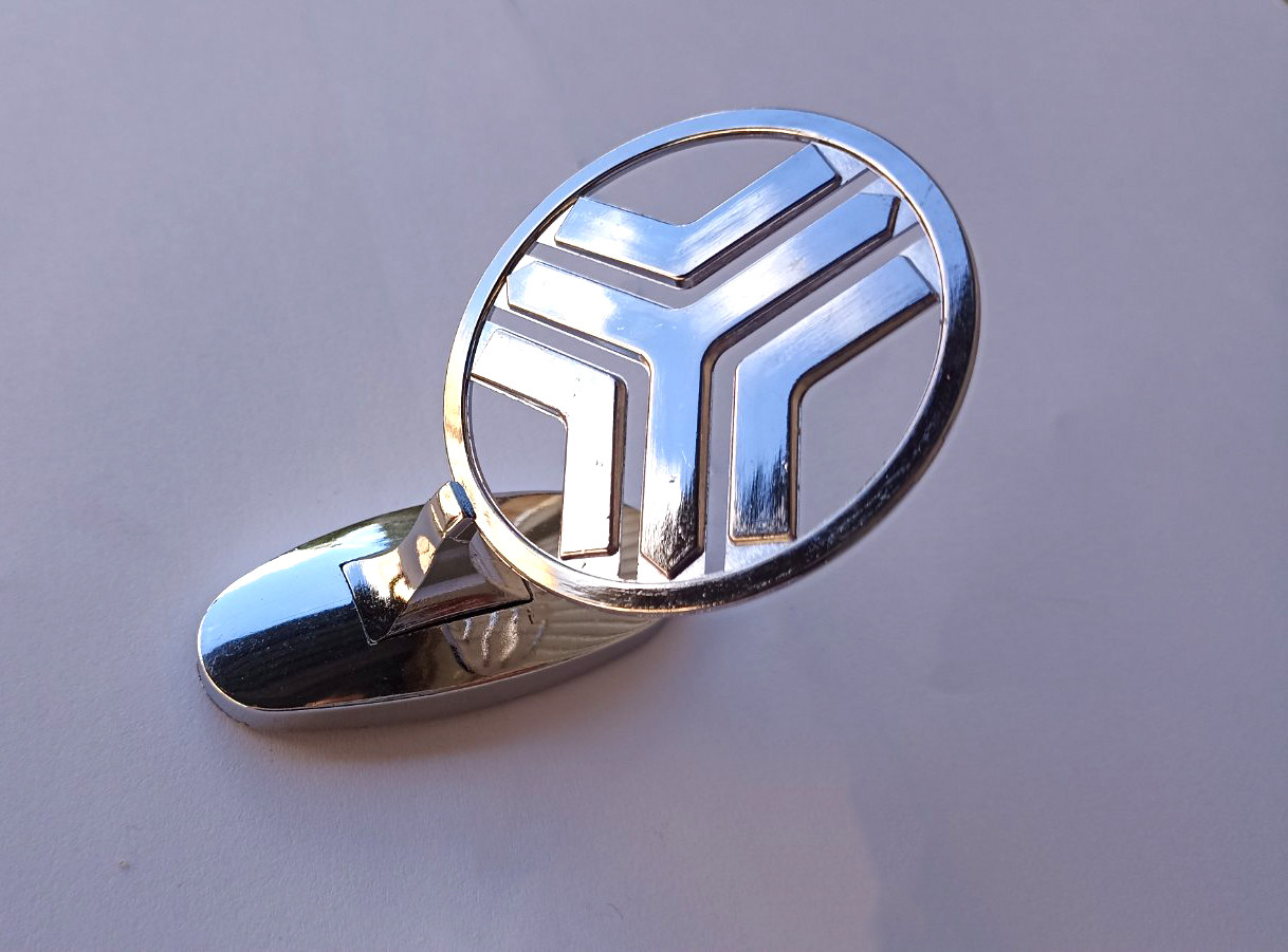 Емблема приціл на капот SAIPA Хром на скотчі (сплав), фото 1