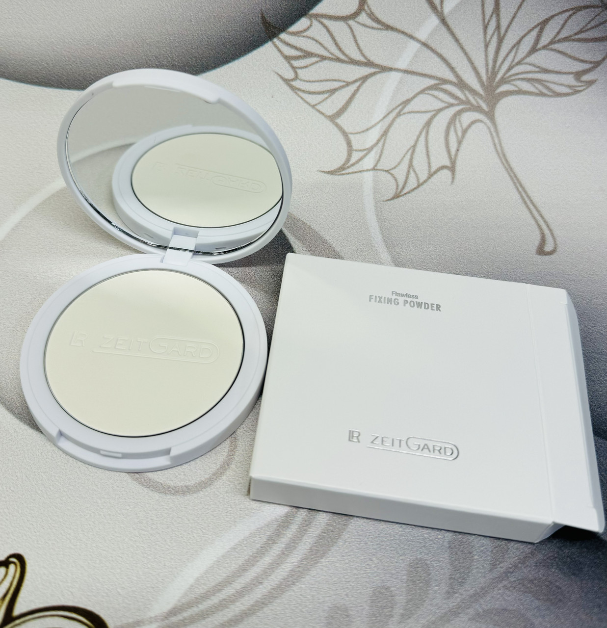 Фіксуюча фінішна пудра для шкіри обличчя LR Zeitgard Flawless Fixing Powder