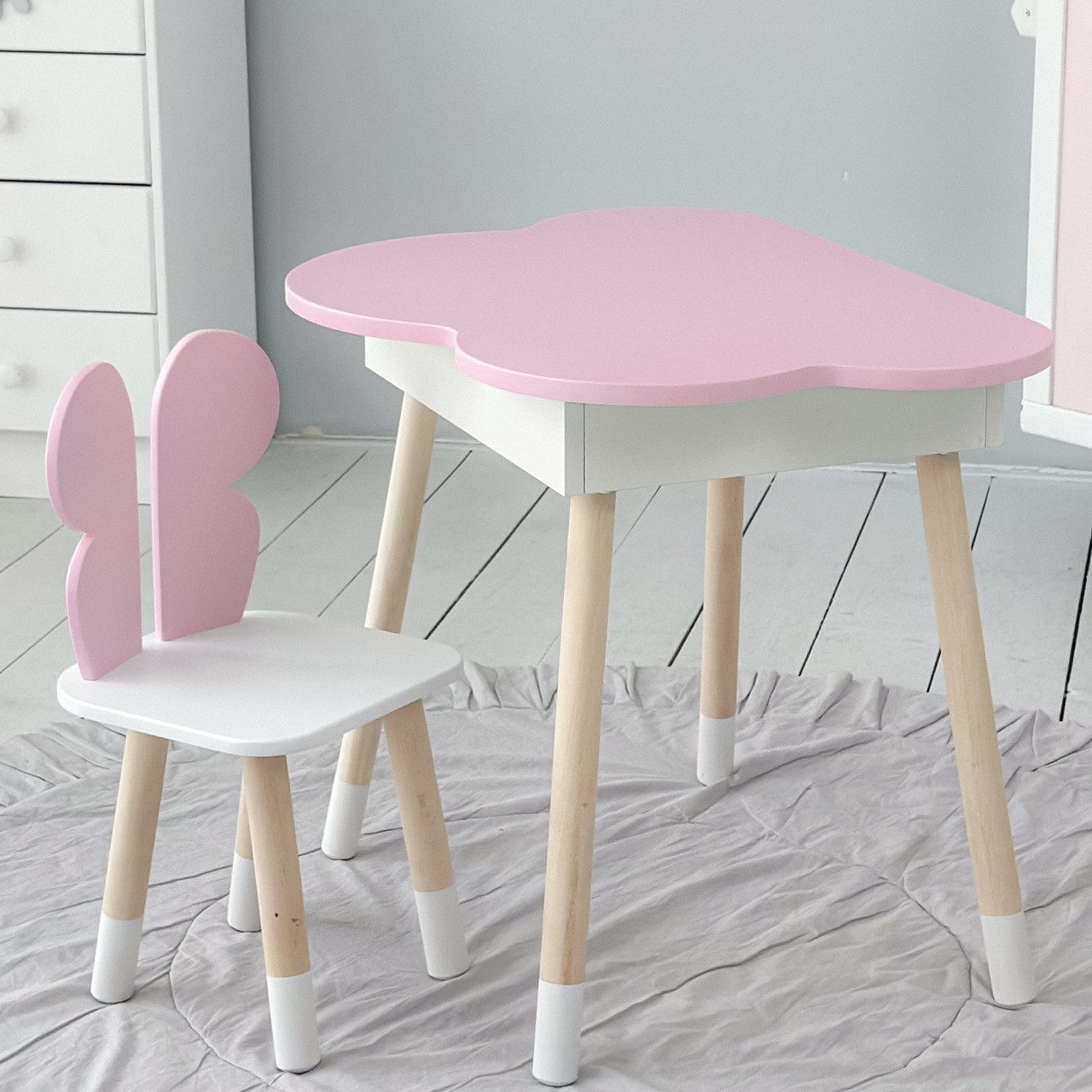 Столик хмаринка з нішею 54х68х50 і стільчик спинка в формі метелика 26.5х26х25, стіл та стілець в дитячу, рожевий з білим, фото 1
