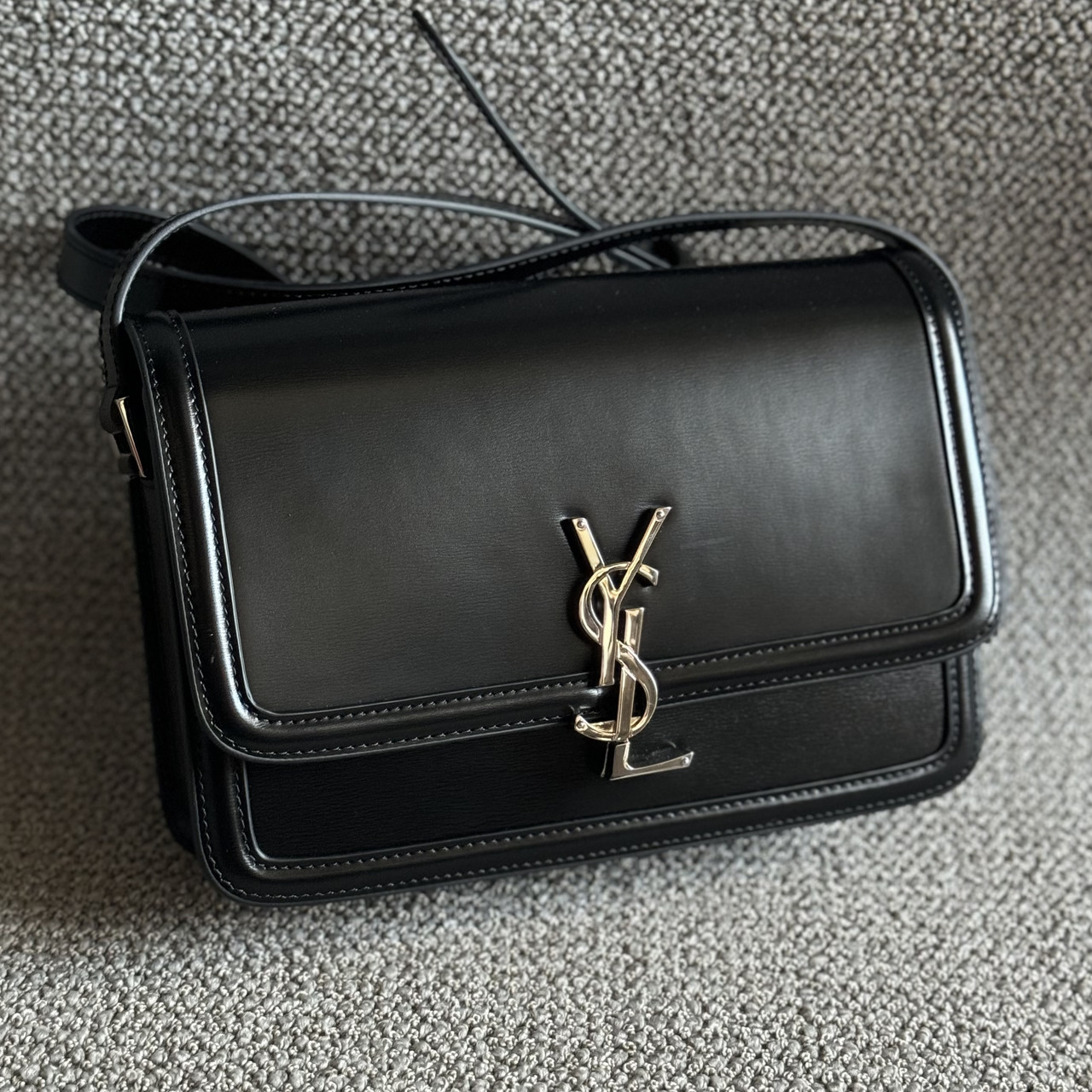 Сумка шкіряна Yves Saint Laurent