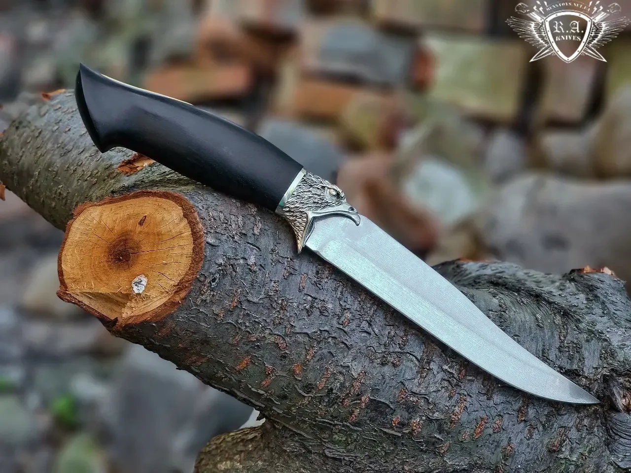 Ніж ручної роботи "Вольна птиця" 150х30х2.3 мм з інструментальної сталі та колодкою з грабу, фото 1