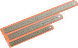 Лінійкамет.15 см (у жовтогарячому чохлі)