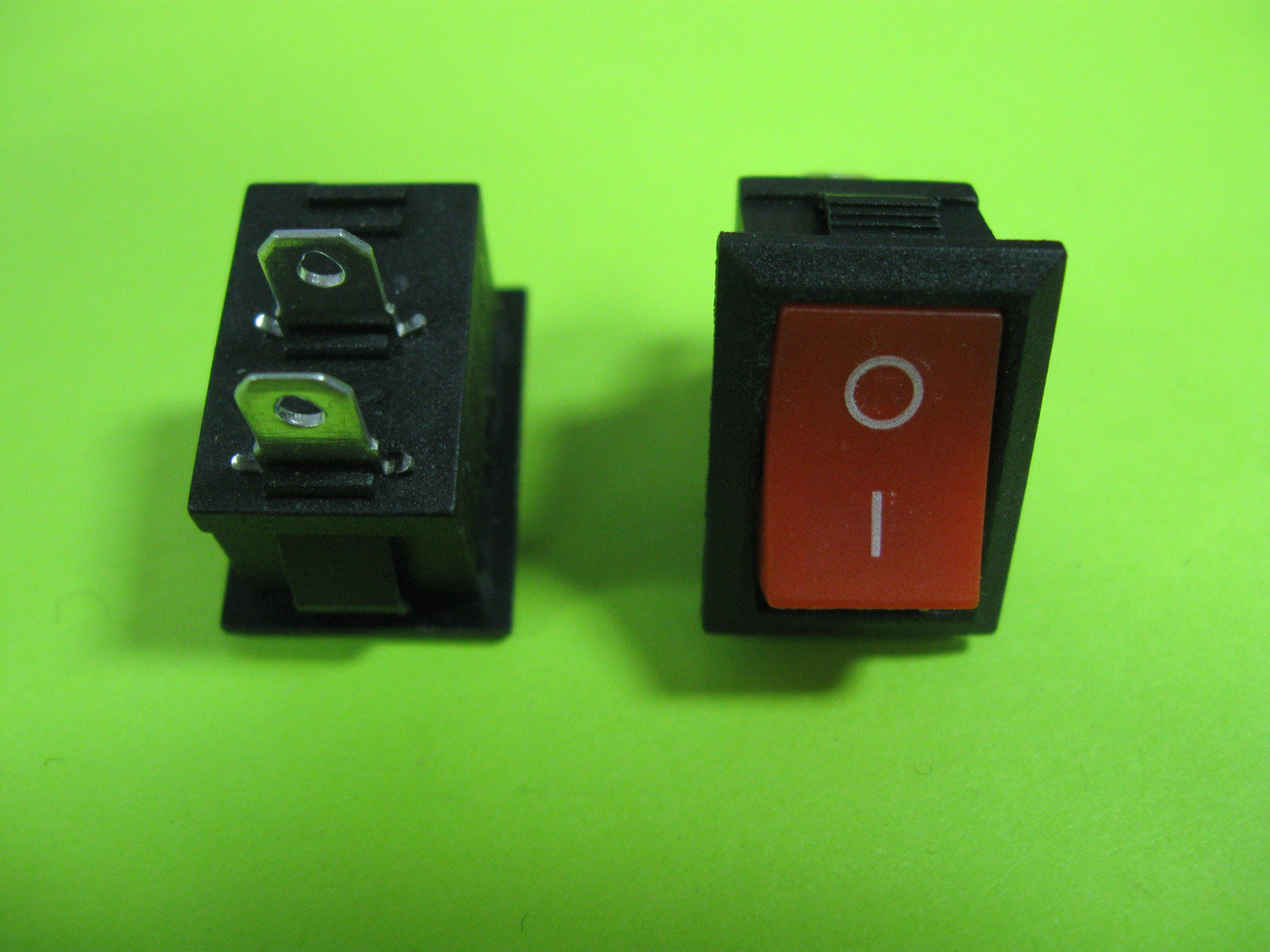 Перемикач червоний KCD-1 ON-OFF (6A 250VAC) 2 PIN