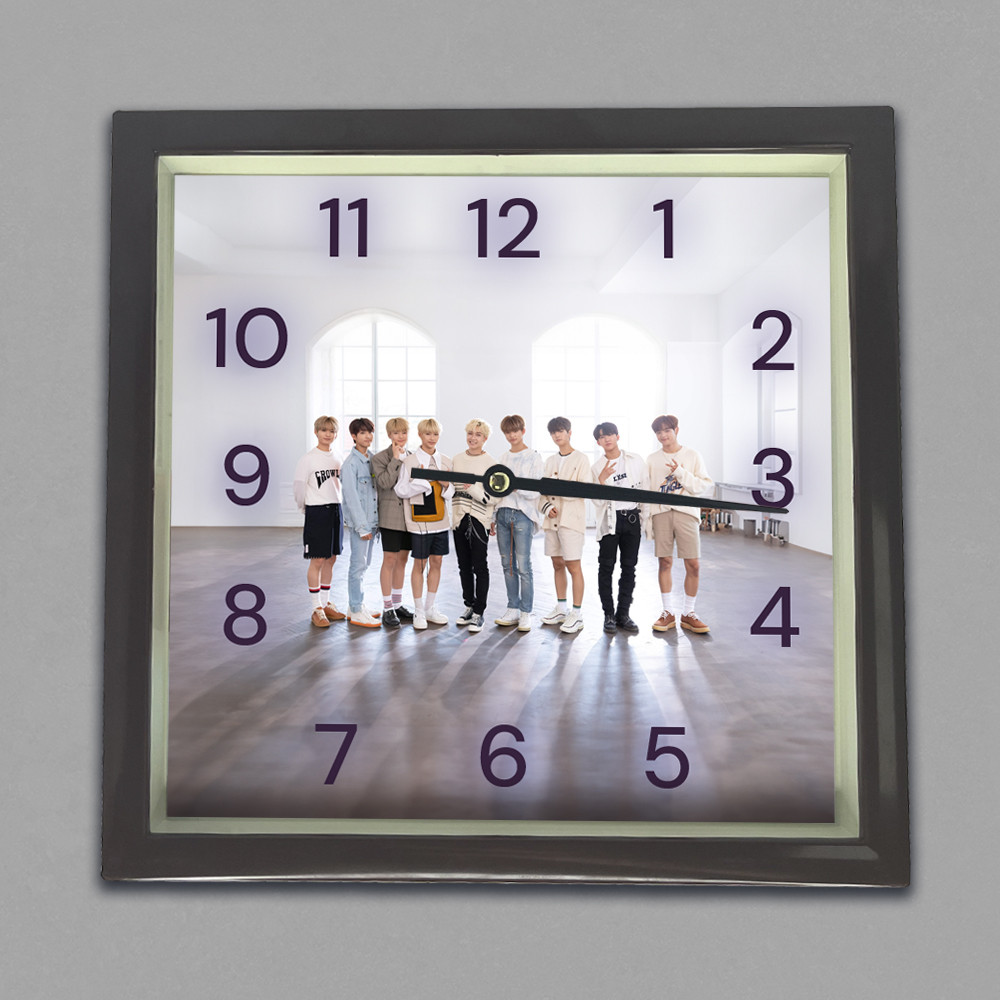 Годинник настінний квадратний (1251) Stray Kids