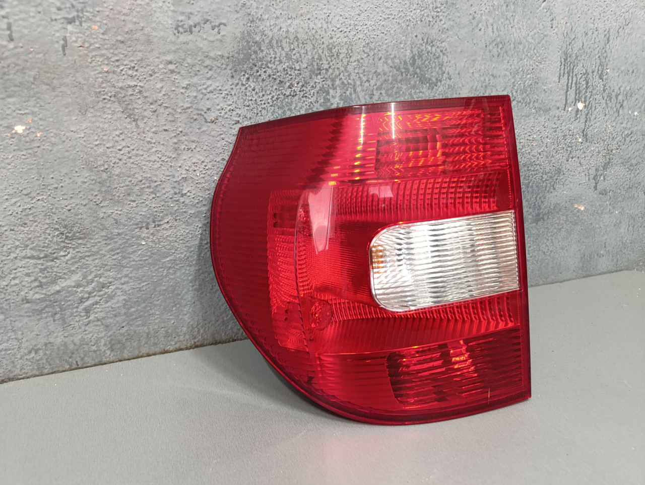 Skoda Yati 09-13 Ліхтар задній лівий 5L0945095