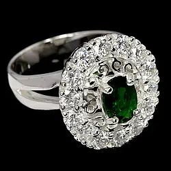 Каблучка срібна 925 натуральний діопсид, цирконій. Р- 17.7