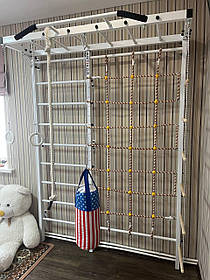 Шведська стінка з рукоходом – спортивне обладнання