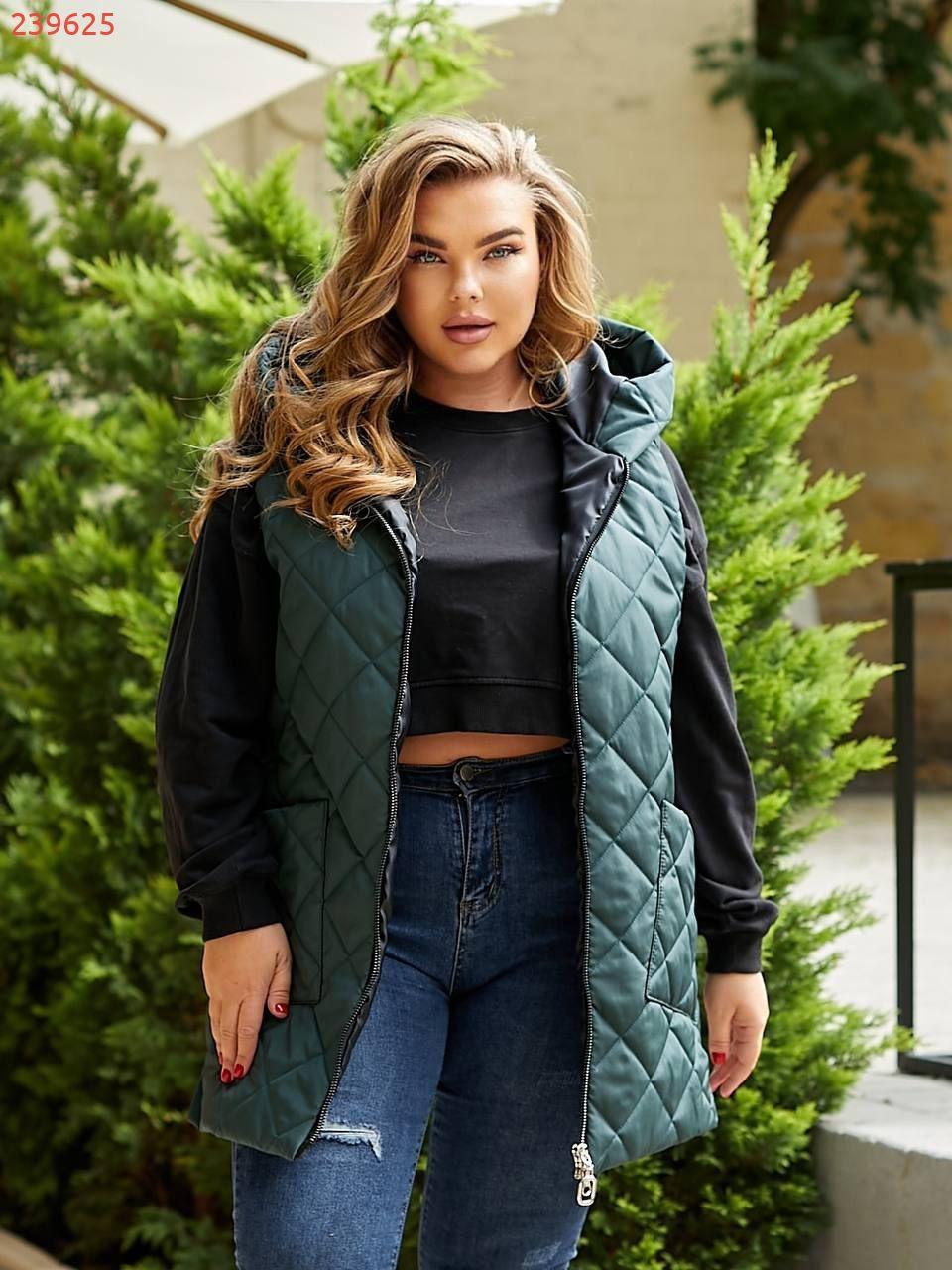 Жіноча жилетка стьобана зеленого кольору на блискавці з карманами, фото 1