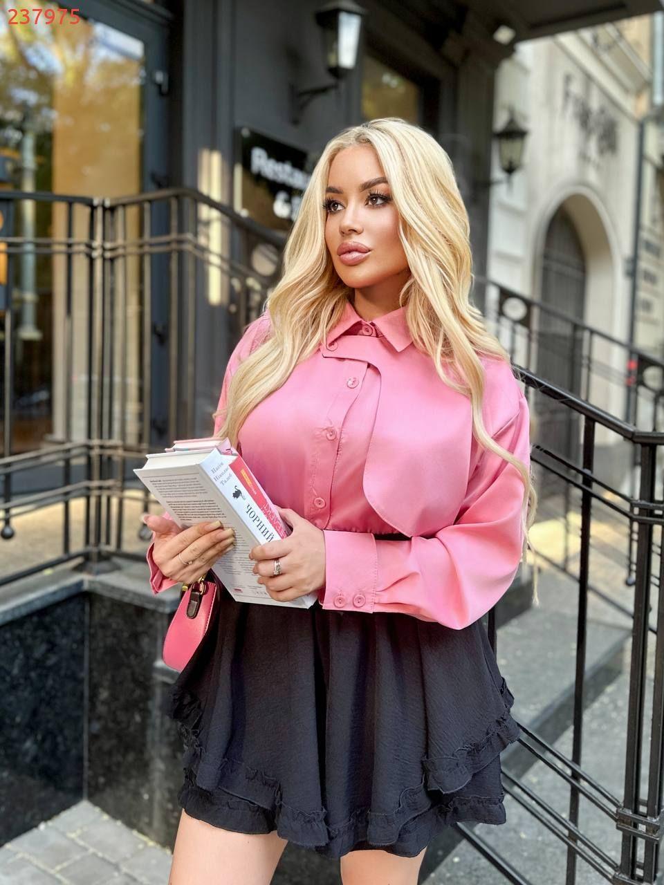 Оригінальна асиметрична сорочка з декоративною кокеткою, прикрашена гудзиками в тон тканини., фото 1