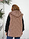 Стильна жилетка прямого крою з кишенями на змійці, зручний глибокий капюшон, декорована лампасами з камінням, якісна фурнітура., фото 2