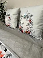 Красивое постельное белье евро размер 200*220 см серо-голубого цвета с цветами.