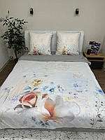 Комплект мягкого полуторного постельного белья размер 150x200 см серого цвета с цветочным принтом.