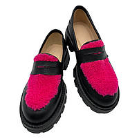 Лофери жіночі чорного кольору декоровані натуральним хутром рожевого кольору “Style Shoes”, фото 3