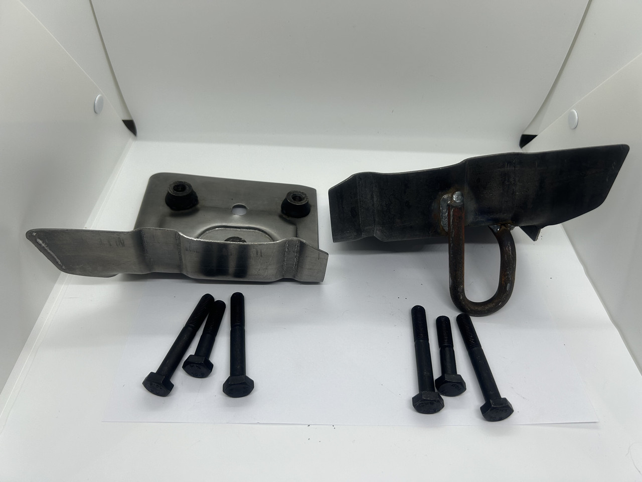 Майданчик  кріплення краба з болтами ВАЗ 2108,09,099,2115 права+ліва, фото 1