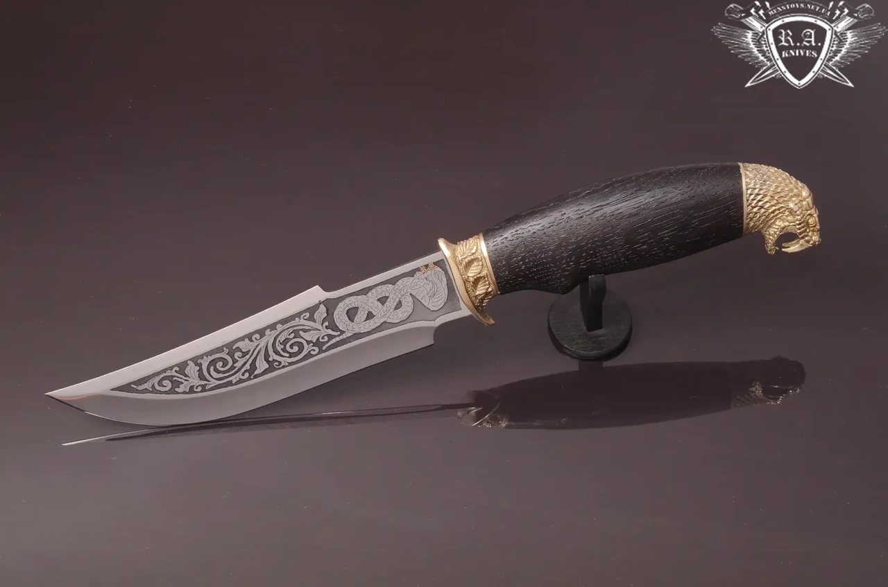 Ніж ручної роботи "Королівський змій" 150х34х2.2 мм з інструментальної сталі та колодкою з морського дуба, фото 1