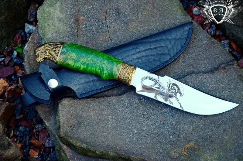 Ніж ручної роботи «Чужий у зеленому» 160х34х2.4мм з інструментальної сталі та руків'ям з капа клена, фото 1